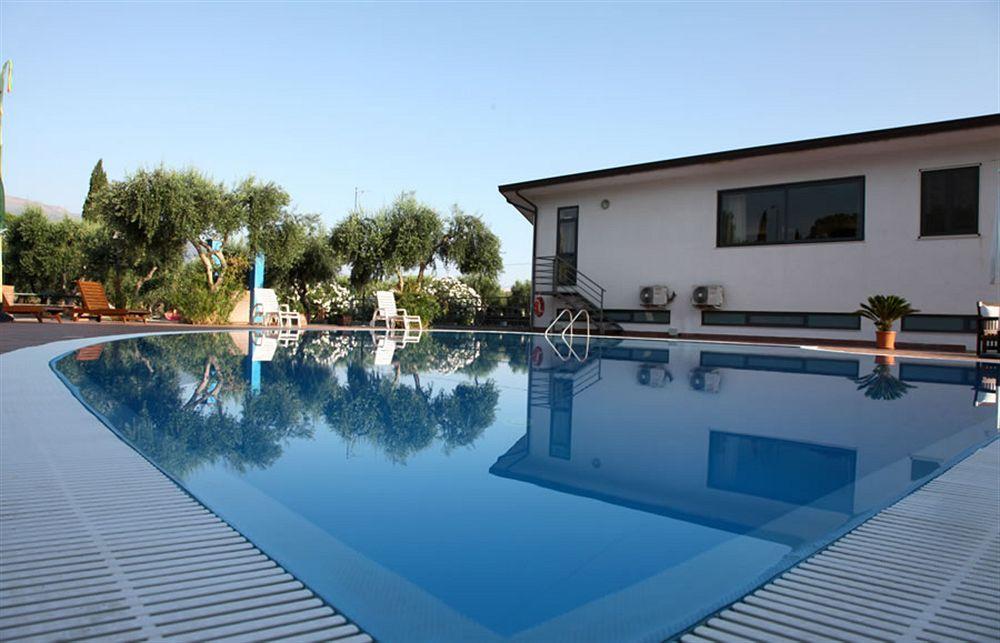 Medimare Residence Club Патті Екстер'єр фото