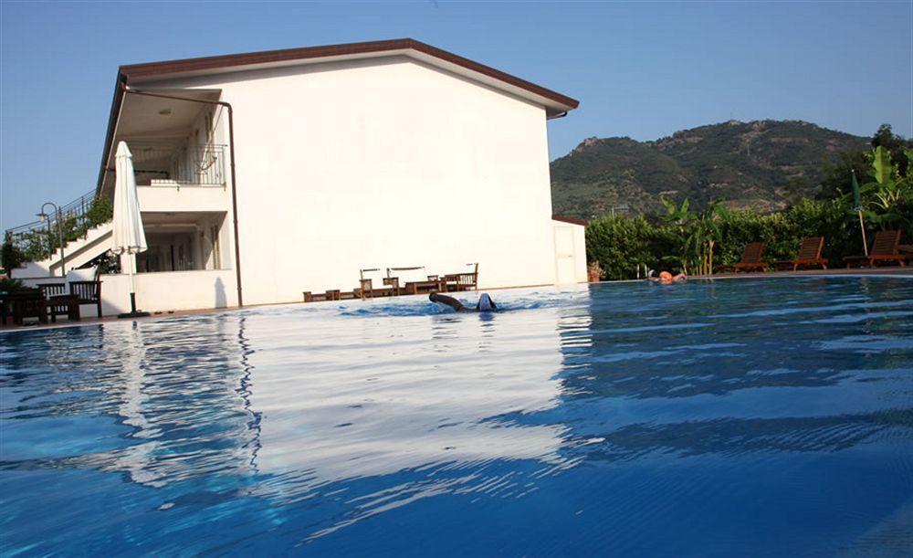 Medimare Residence Club Патті Екстер'єр фото